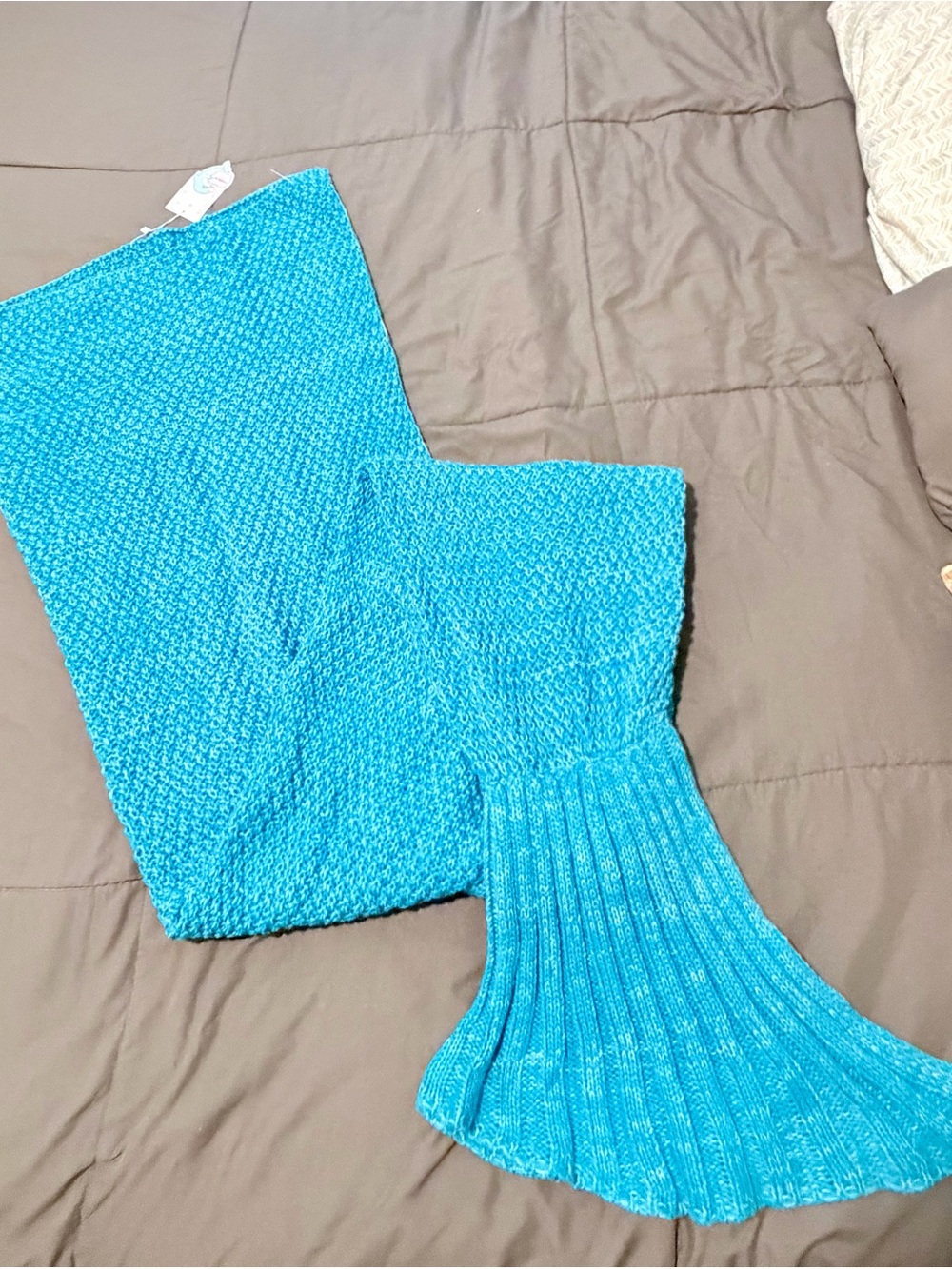Turquoise Mermaid Tail Blanket - Cozy Home Accent